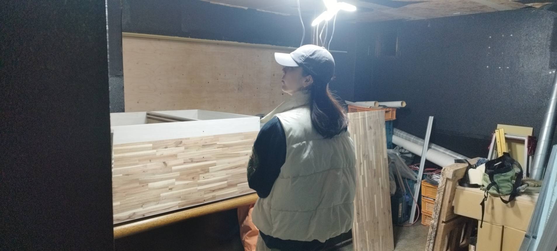 新宿二丁目にオープン予定のスナック花りんの内装工事中の様子